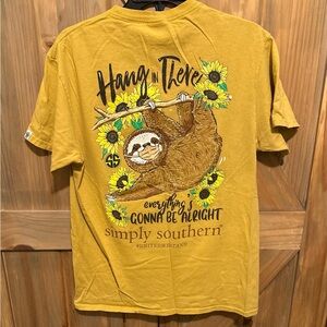 Simply Southern tee
Size Medium